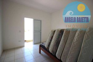 Casa para venda no bairro Maria Helena Novaes em Peruíbe, até 200 metros da praia