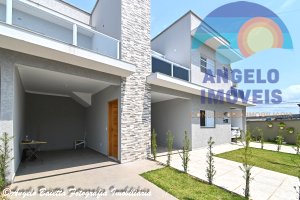 Casa com 2 dormitórios á venda no bairro Ribamar em Peruíbe