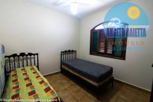 Casa lado praia para venda no bairro Arpoador em Peruibe