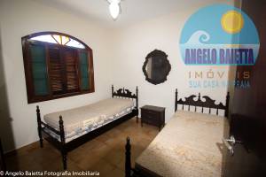 Casa lado praia para venda no bairro Arpoador em Peruibe