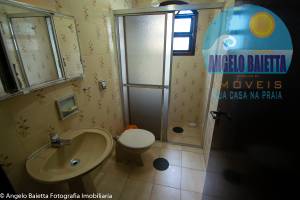 Casa lado praia para venda no bairro Arpoador em Peruibe