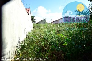 Terreno frente ao mar á venda no bairro Maria Helena Novaes em Peruíbe