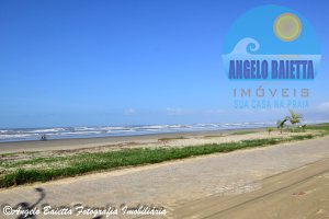 Terreno frente ao mar á venda no bairro Maria Helena Novaes em Peruíbe