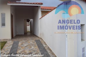 Casa á venda no bairro Estancia dos Eucaliptos em Peruíbe