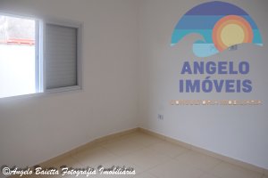 Casa á venda no bairro Estancia dos Eucaliptos em Peruíbe
