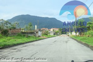 Casa á venda no bairro Estancia dos Eucaliptos em Peruíbe
