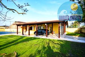Casa á venda no bairro Turistico em Peruíbe á 800 metros da praia