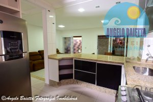 Sobrado á venda no condomínio Villaggio Terrazza em Peruíbe, frente ao mar