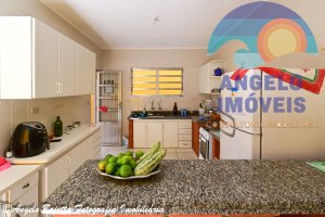 Casa com 3 dormitórios no bairro Oasis em Peruíbe