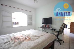 Casa á venda no bairro Jardim Marcia em Peruíbe