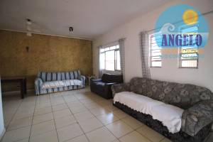 Casa á venda no bairro Jardim Marcia em Peruíbe