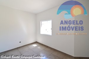 Casa á venda no bairro Antonio Novaes em Peruíbe