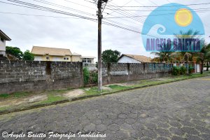 Terreno lado praia á venda no bairro Imperador em Peruíbe