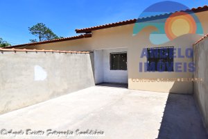 Casa á venda no bairro Antonio Novaes em Peruíbe