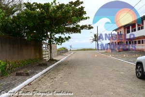 Terreno lado praia á venda no bairro Maria Helena Novaes em Peruíbe