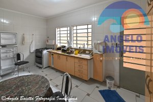 Casa a 400 metros da praia á venda no bairro Tres Marias em Peruibe