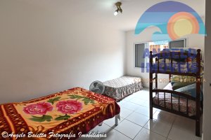 Casa a 400 metros da praia á venda no bairro Tres Marias em Peruibe