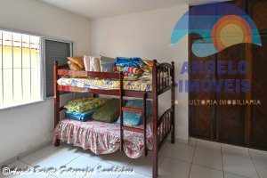 Casa a 400 metros da praia á venda no bairro Tres Marias em Peruibe