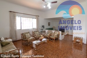 Casa lado praia com 4 dormitórios, 2 lotes, no bairro Florida em Peruíbe