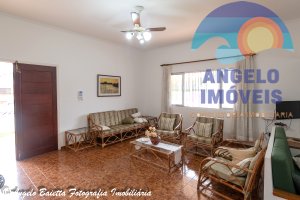 Casa lado praia com 4 dormitórios, 2 lotes, no bairro Florida em Peruíbe