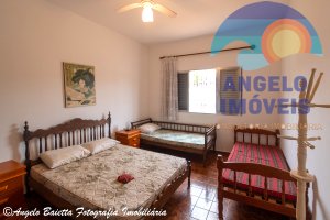Casa lado praia com 4 dormitórios, 2 lotes, no bairro Florida em Peruíbe