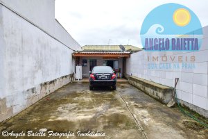 Casa á venda no bairro Ribamar em Peruíbe
