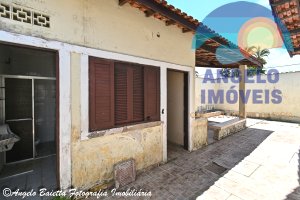 Casa com piscina á venda no bairro Oásis em Peruíbe