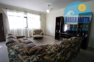 Linda propriedade á venda no bairro Jardim Marcia em Peruíbe