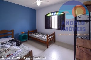 Casa com 4 dormitórios á venda no bairro Oásis em Peruíbe.