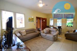 Casa para venda no bairro Jardim Marcia em Peruibe