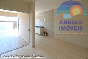 Casa á venda no bairro Jardim Marcia em Peruíbe