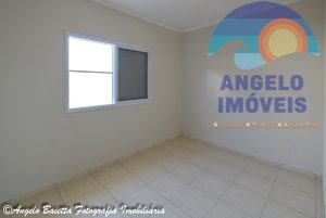 Casa á venda no bairro Jardim Marcia em Peruíbe