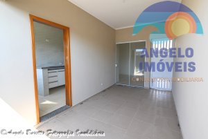 Casa á venda no bairro Jardim Marcia em Peruíbe