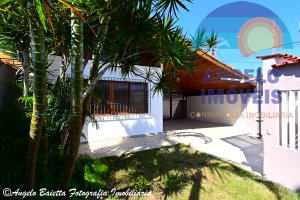 Casa á venda no bairro São João Batista em Peruíbe