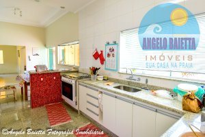 Sobrado com piscina á venda no bairro Stella Maris em Peruíbe