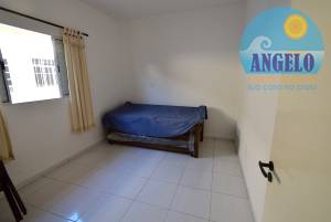Casa para venda no bairro São José em Peruibe, entre 400 e 800 metros da praia
