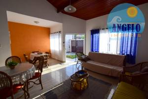 Casa para venda no bairro São José em Peruibe, entre 400 e 800 metros da praia