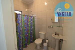 Casa para venda no bairro São José em Peruibe, entre 400 e 800 metros da praia