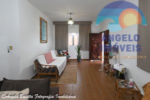 Casa á venda no bairro Florida em Peruíbe