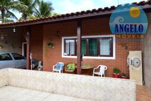Casa com piscina, 3 dormitorios em Peruibe, entre 400 e 800 metros da praia