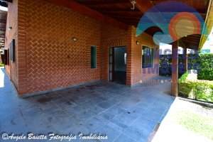 Casa á venda no condomínio Bougainvillée II em Peruíbe
