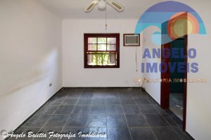 Casa á venda no condomínio Bougainvillée II em Peruíbe