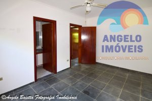 Casa á venda no condomínio Bougainvillée II em Peruíbe
