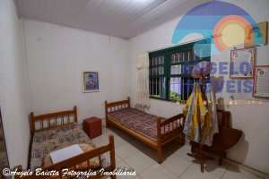 Casa lado praia á venda no bairro Maria Helena Novaes em Peruíbe