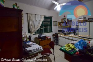 Casa lado praia á venda no bairro Maria Helena Novaes em Peruíbe