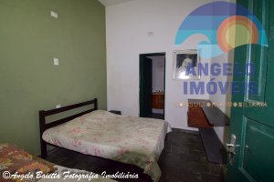 Casa lado praia á venda no bairro Maria Helena Novaes em Peruíbe