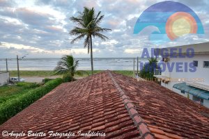 Casa lado praia á venda no bairro Maria Helena Novaes em Peruíbe