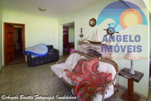 Casa frente mar á venda no bairro Centro em Peruíbe