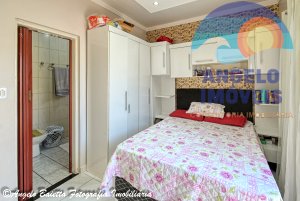 Casa á venda no bairro Samburá em Peruíbe