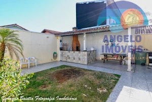 Casa á venda no bairro Samburá em Peruíbe